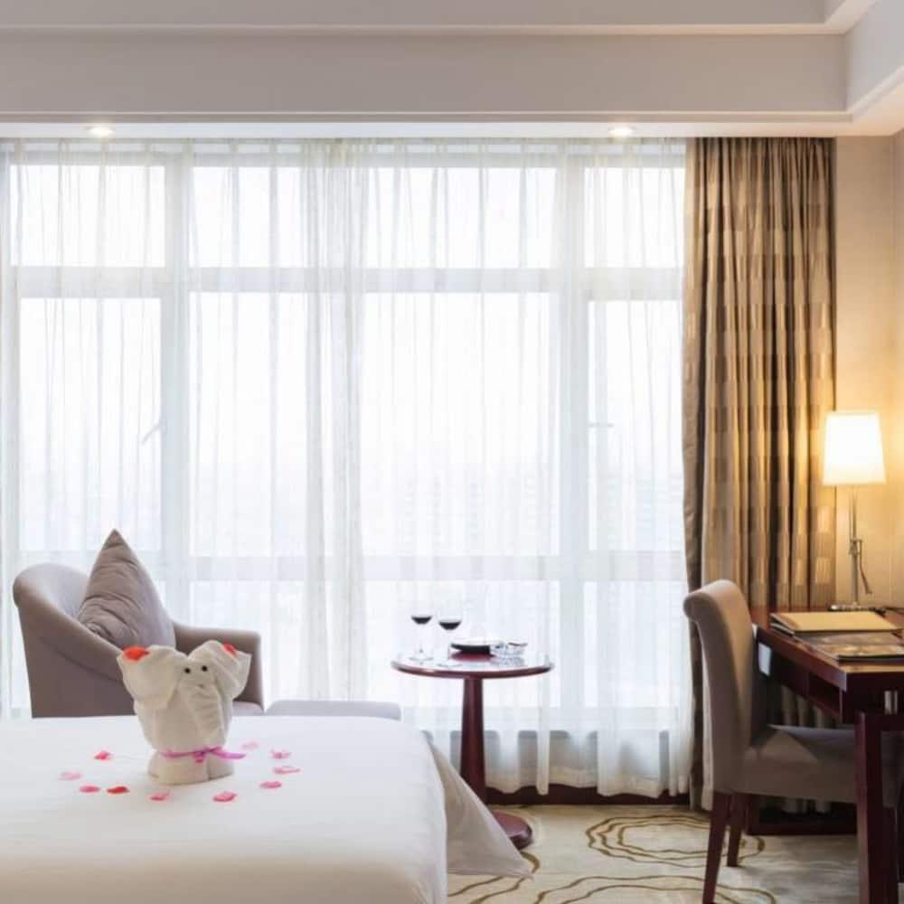Manhatton Hotel Чжухай Экстерьер фото