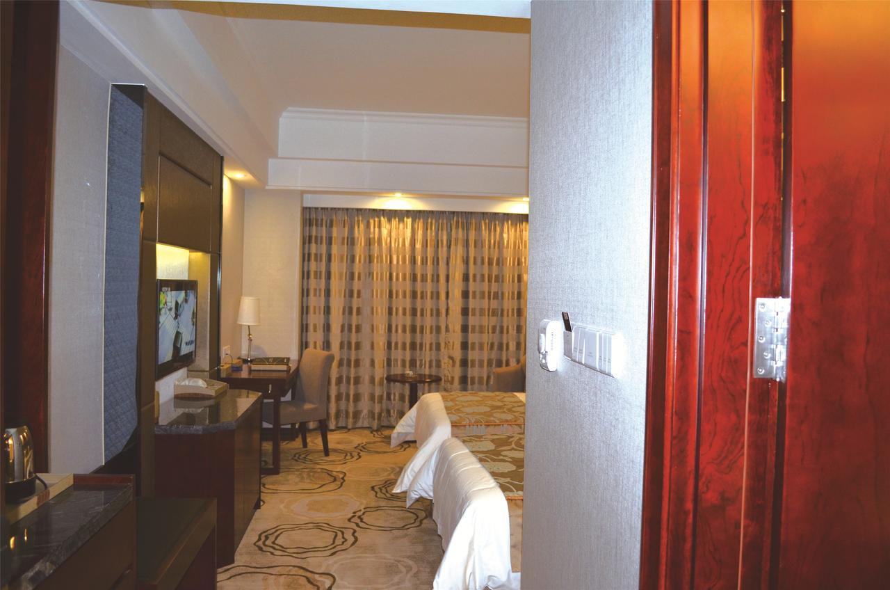 Manhatton Hotel Чжухай Экстерьер фото